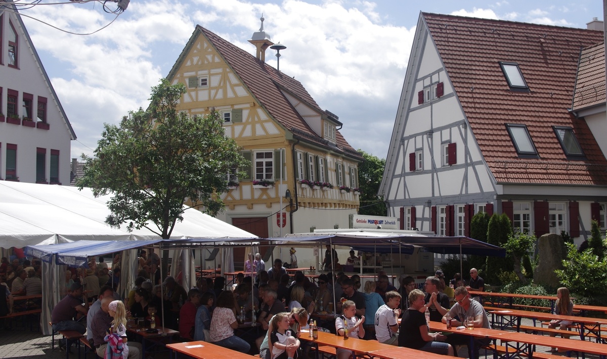 You are currently viewing Bauernmarkt und Zwiebelkuchenfest 2016